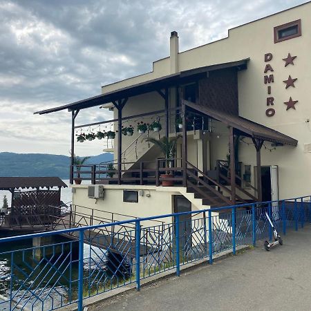 Pensiunea Damiro Orşova Esterno foto