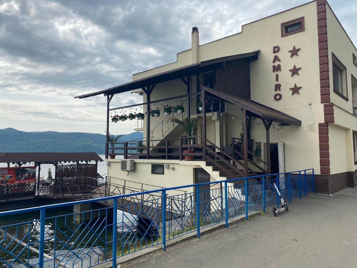 Pensiunea Damiro Orşova Esterno foto